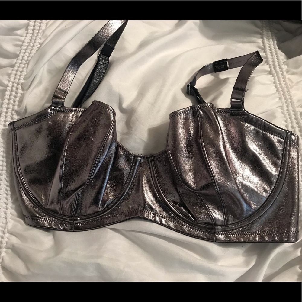 Victoria’s Secret Silver Bra NWT